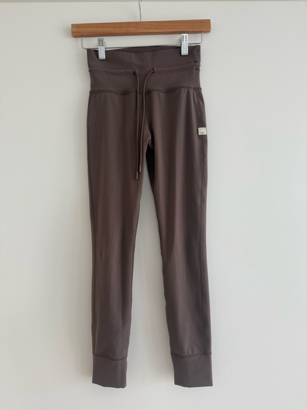Vuori Plum High-Waist Tie Leggings